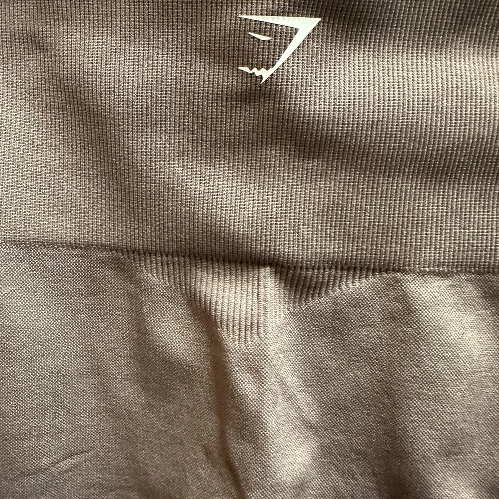 Gymshark Taupe Performance Leggings size M/NWOT A32 - Picture 3 of 5